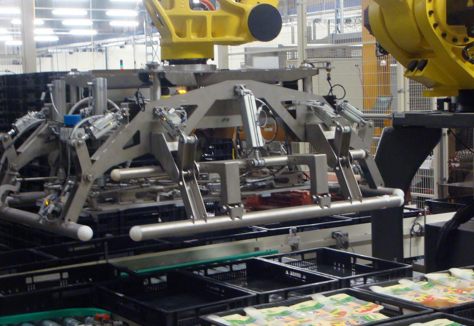 Fanuc-robot-voor-handling-CBL-kratten-met-kaas